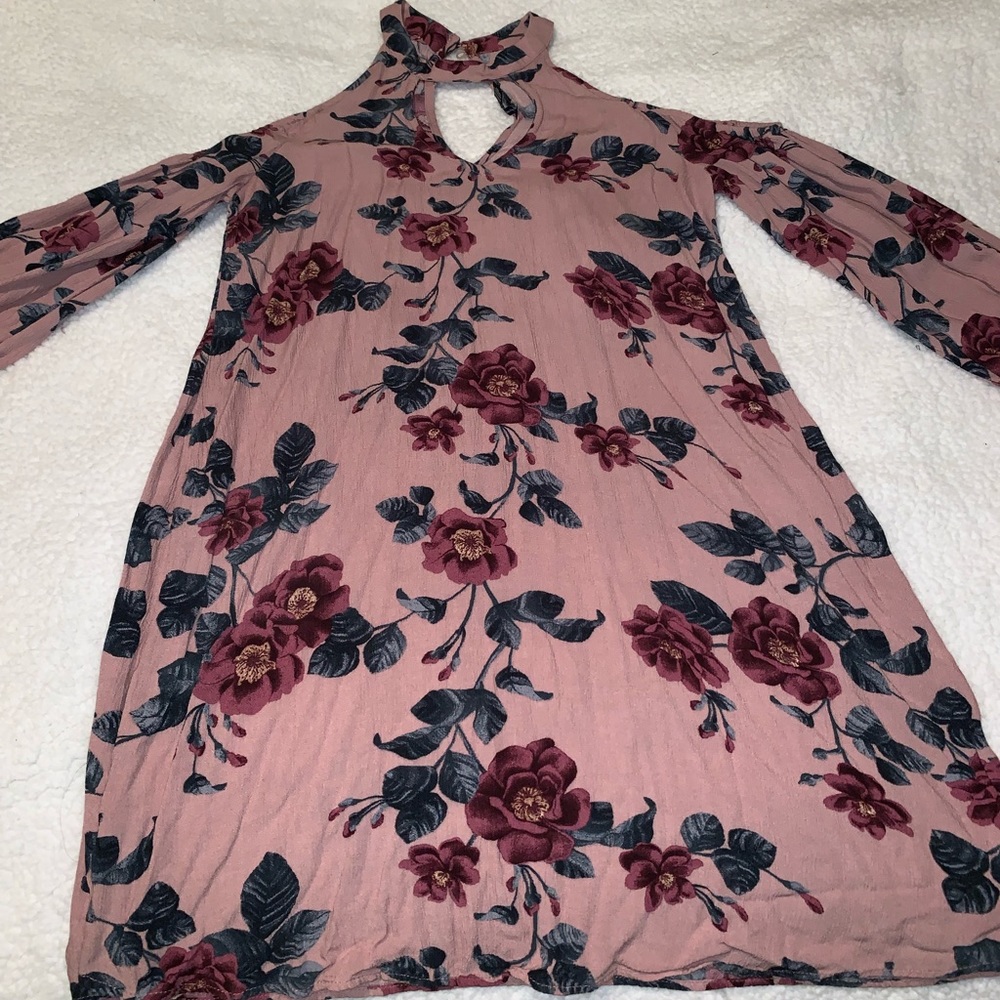 American Eagle Cold shoulder dress